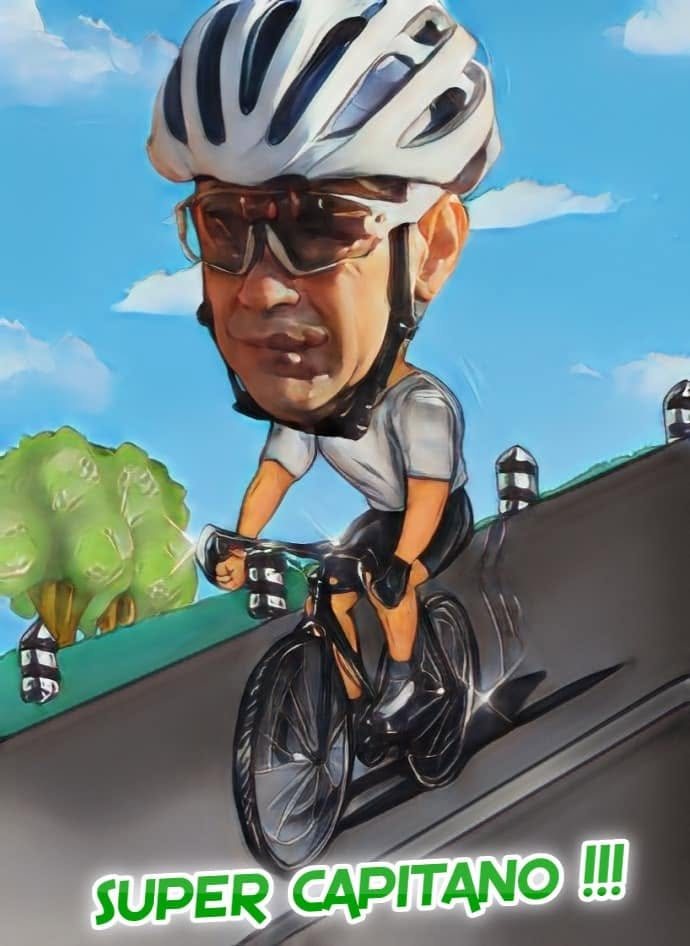 Caricatura di Andrea in bici da corsa con la scritta Super Capitano