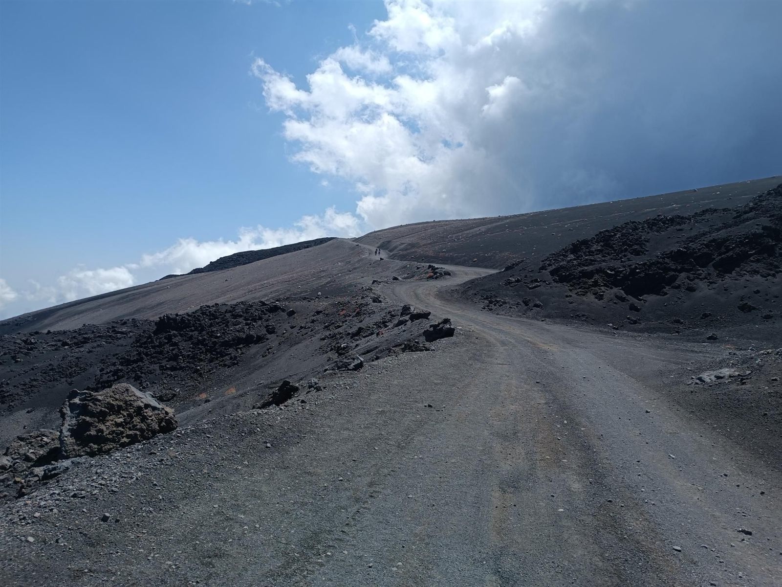 La salita sul fondo di sabbia vulcanica