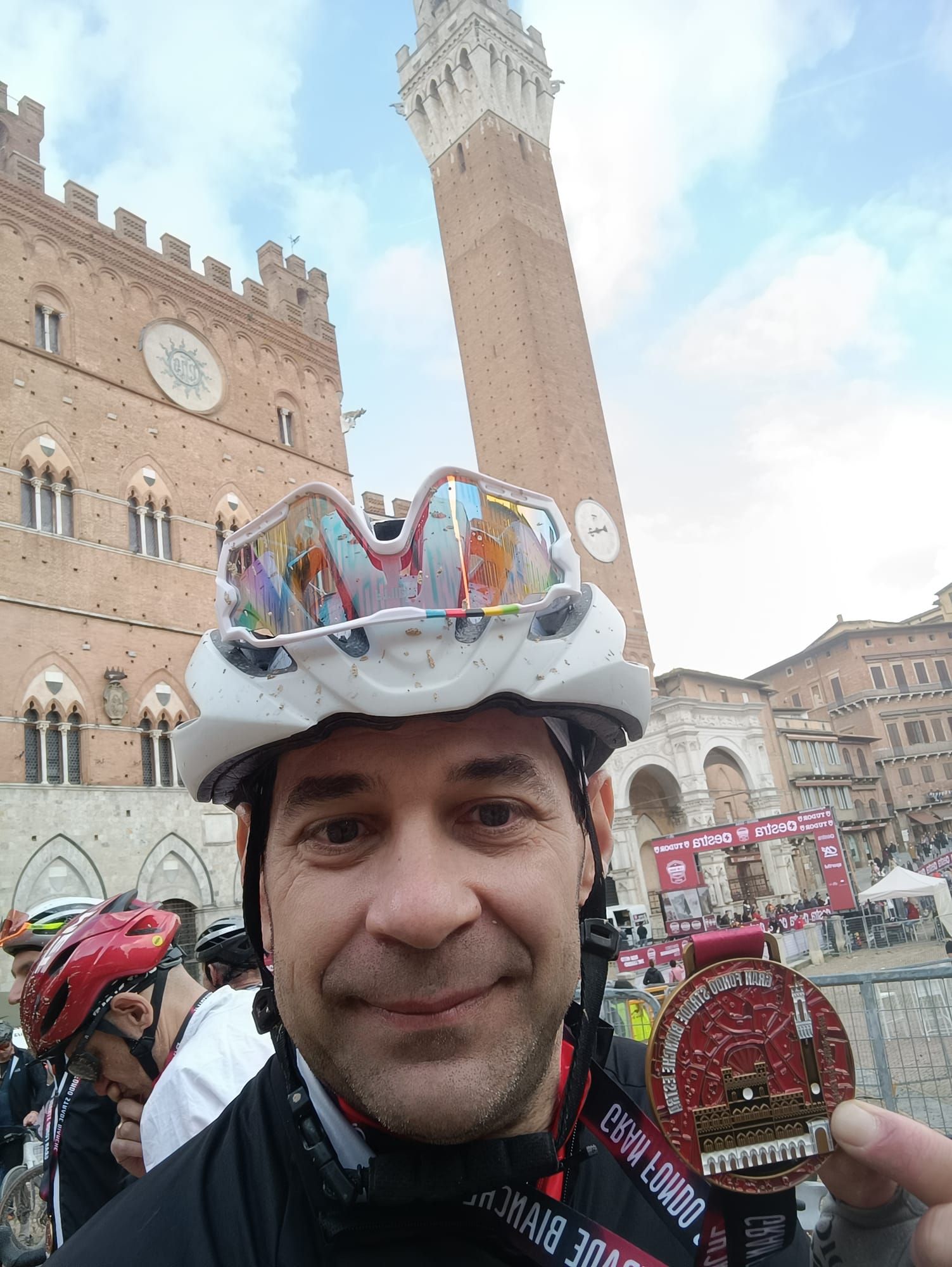 La medaglia della Gran Fondo Strade Bianche