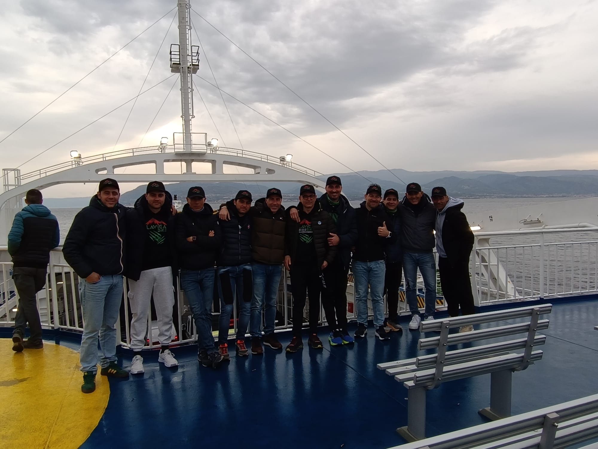 Tutti sul traghetto: si parte!